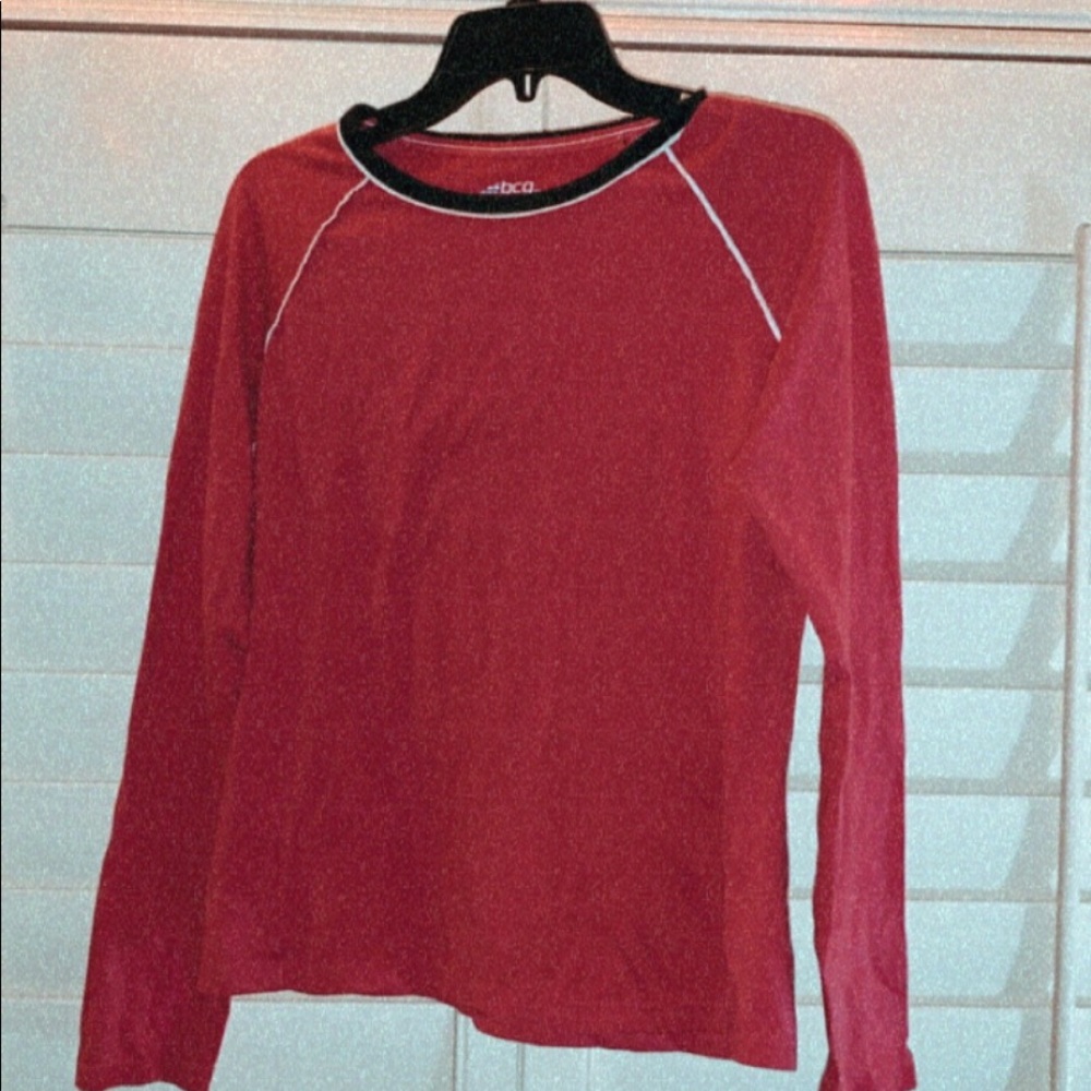 Magenta long sleeve athletic shirt